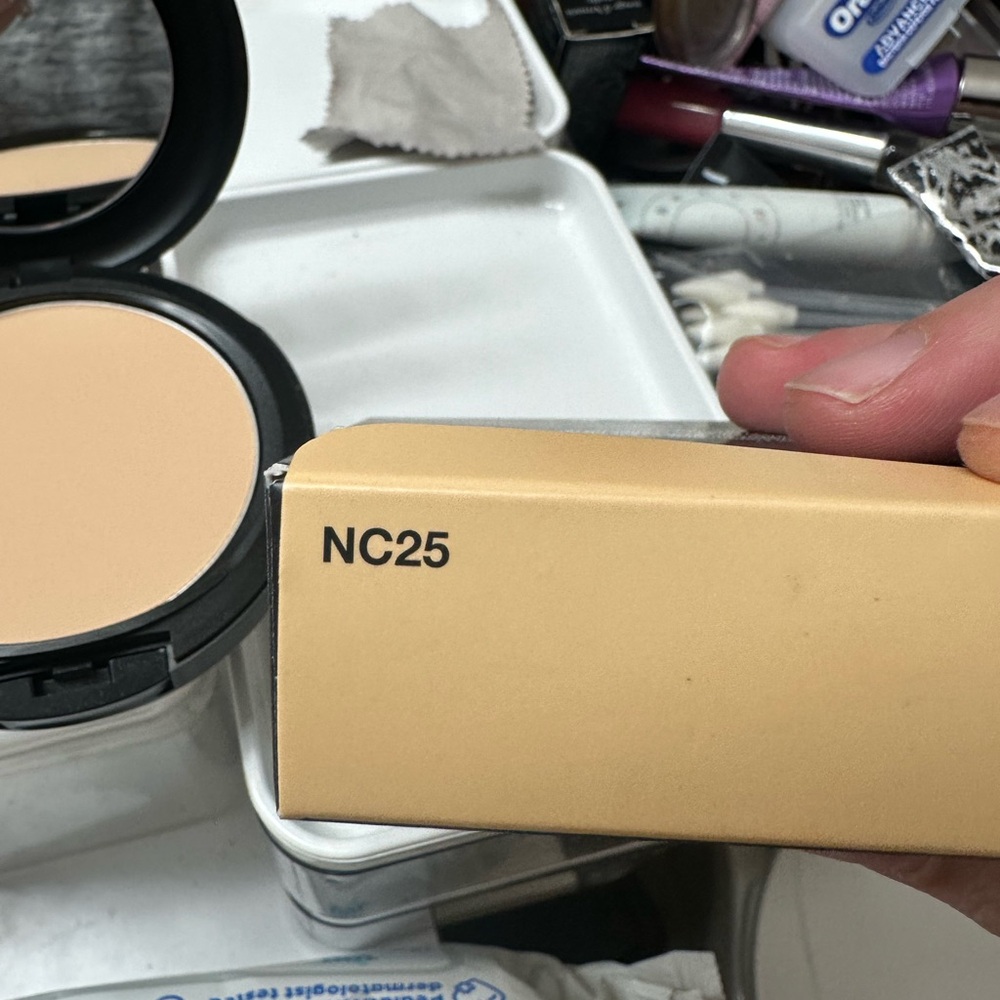 MAC Studio Fix Powder Plus Foundation - Picture 3 of 3